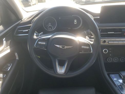 Used 2025 Genesis G70 2.5T image 11