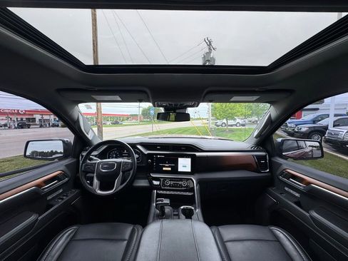 Used 2023 GMC Sierra 1500 Denali AWD/4WD image 9