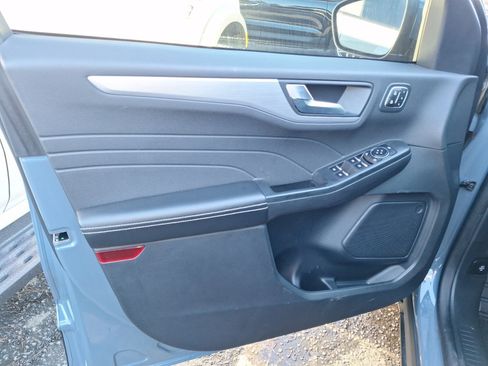 Used 2023 Ford Escape Platinum image 9