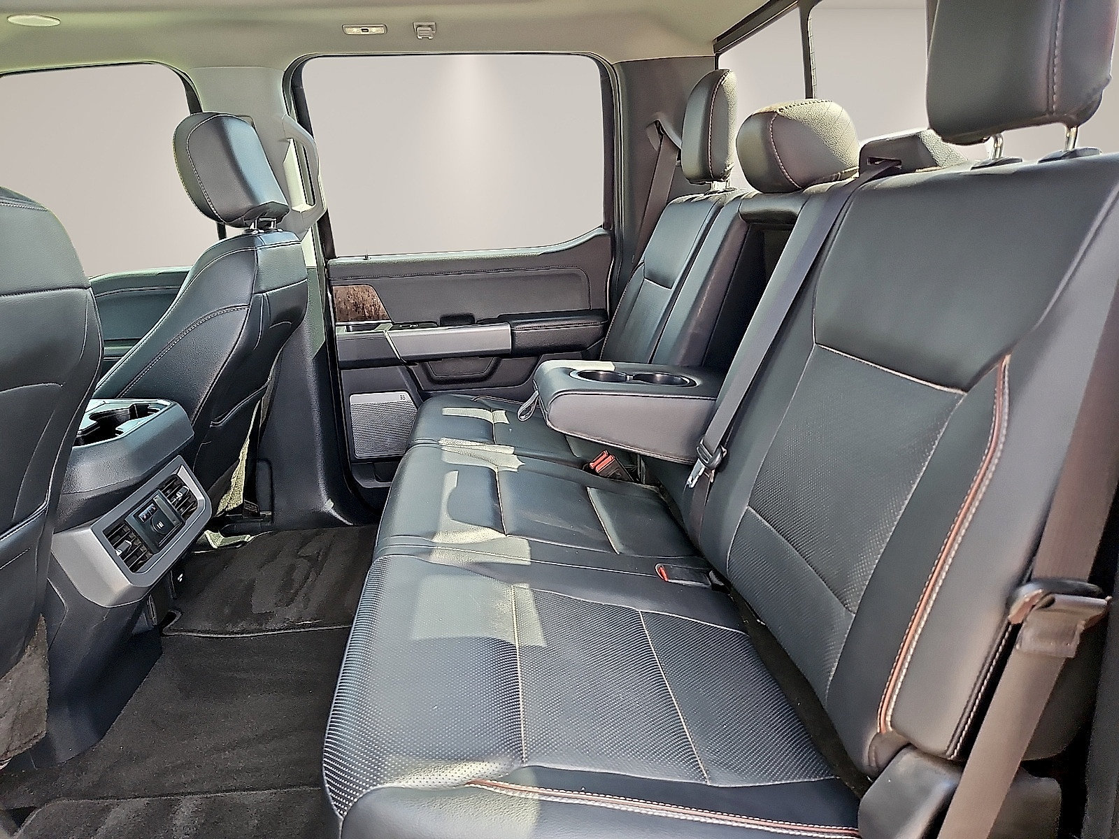 Used 2023 Ford F250 Lariat w/ Lariat Ultimate Package AWD/4WD image 13
