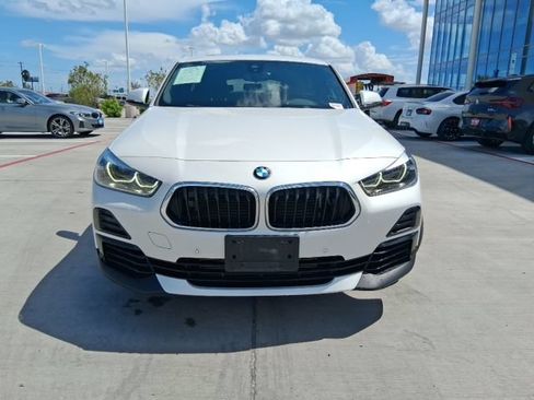 Used 2022 BMW X2 sDrive28i w/ Convenience Package FWD image 2
