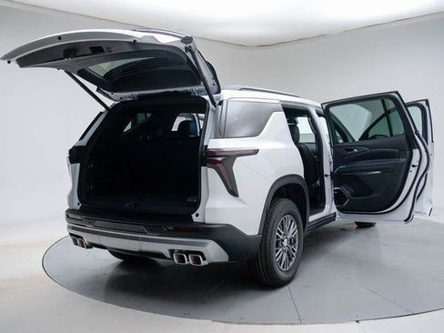 New 2026 Chevrolet Traverse LT w/ Enhanced Driving Package image 22