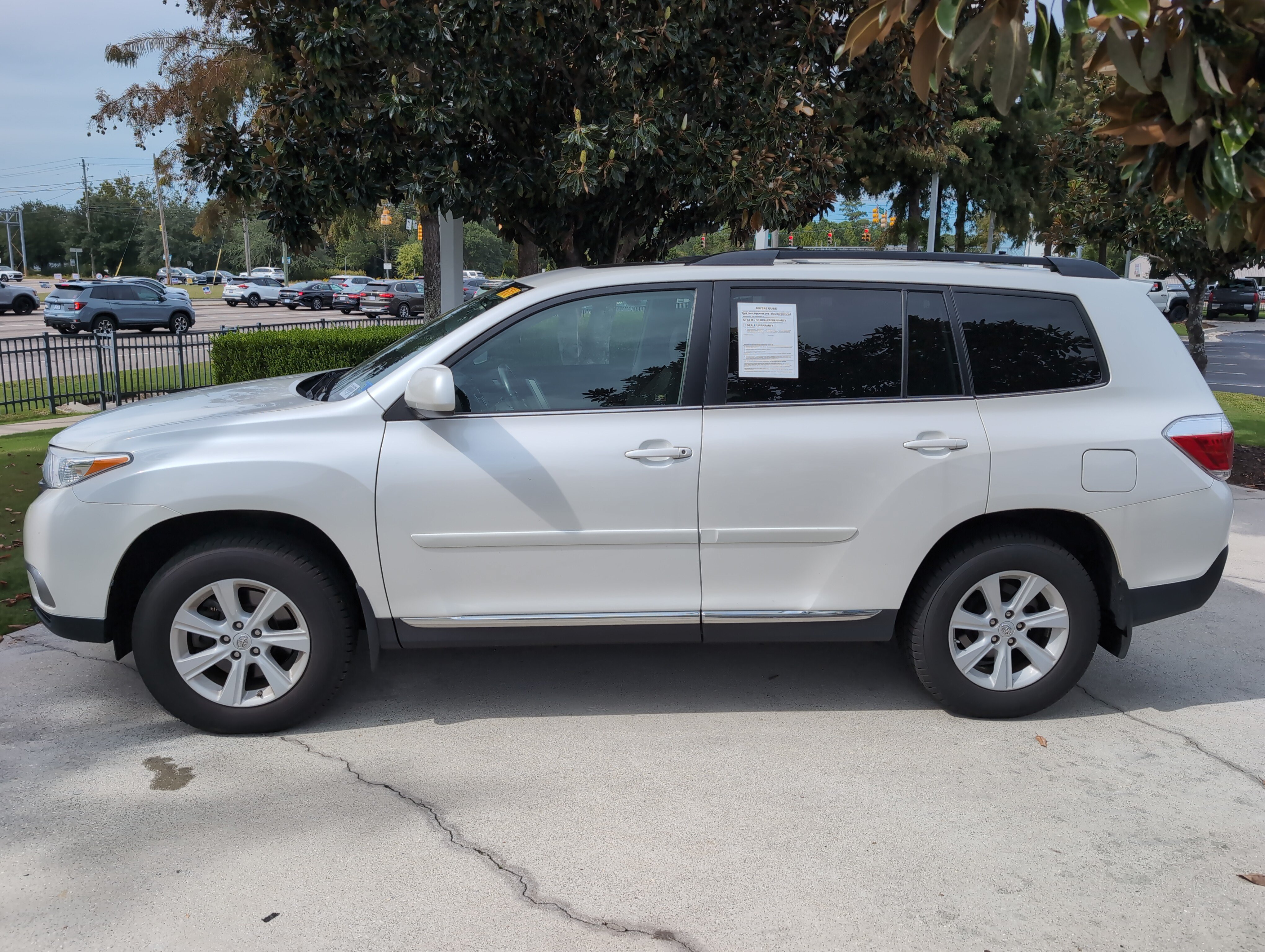 Used 2013 Toyota Highlander SE AWD/4WD image 7