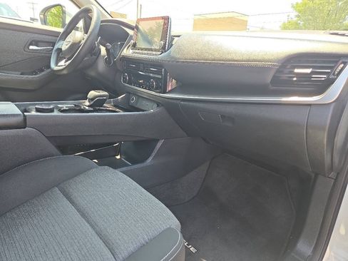 Used 2023 Nissan Rogue SV AWD/4WD image 14