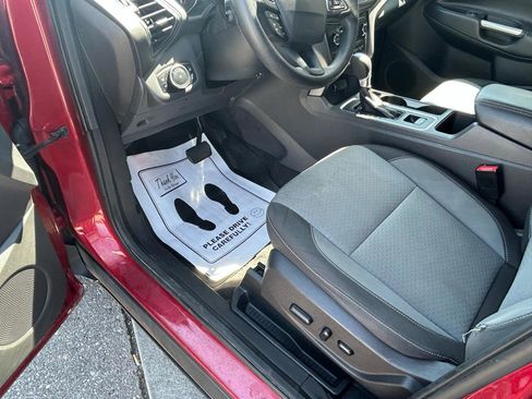 Used 2017 Ford Escape SE w/ SE Cold Weather Package FWD image 10