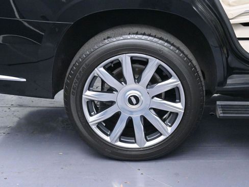 Used 2021 Cadillac Escalade Premium Luxury Platinum w/ Heavy-Duty Trailer Package image 43