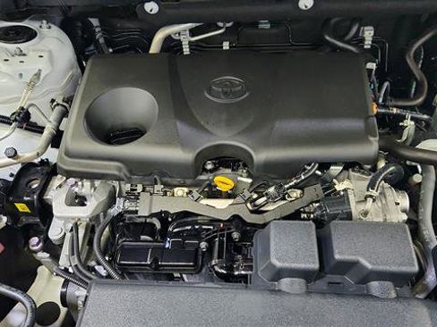 Used 2025 Toyota RAV4 XLE FWD image 28