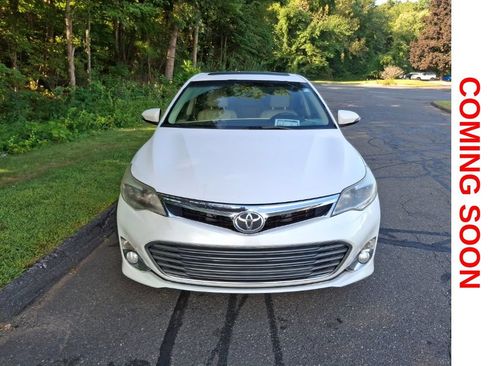 Used 2015 Toyota Avalon XLE Touring FWD image 4