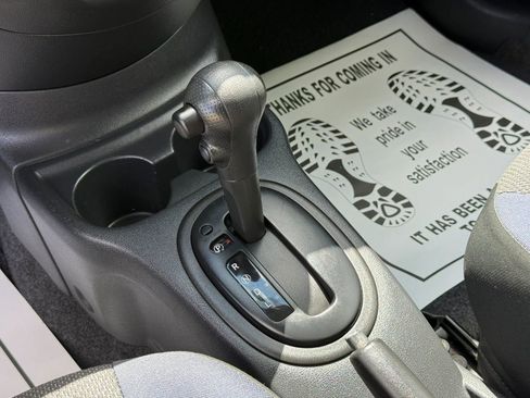 Used 2012 Nissan Versa SV FWD image 22