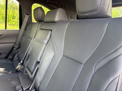 Used 2023 Lexus LX 600 4WD w/ Appearance Package image 25