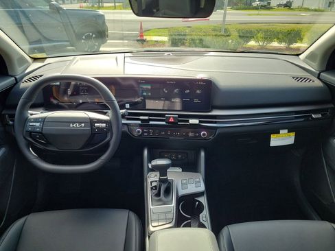 New 2026 Kia Sportage EX FWD image 18