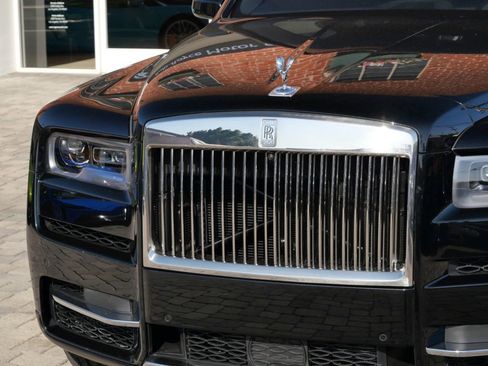 Certified 2023 Rolls-Royce Cullinan AWD/4WD image 21