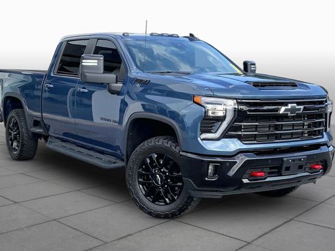 Used 2025 Chevrolet Silverado 2500 LT w/ Trail Boss Package AWD/4WD image 3