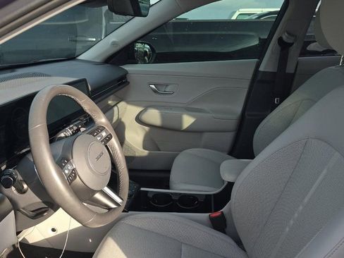 Used 2024 Hyundai Kona Limited image 2