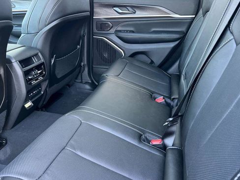 New 2026 Jeep Grand Cherokee Limited image 12