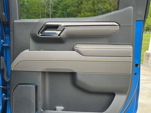 Used 2022 Chevrolet Silverado 1500 ZR2 w/ Technology Package AWD/4WD image 32