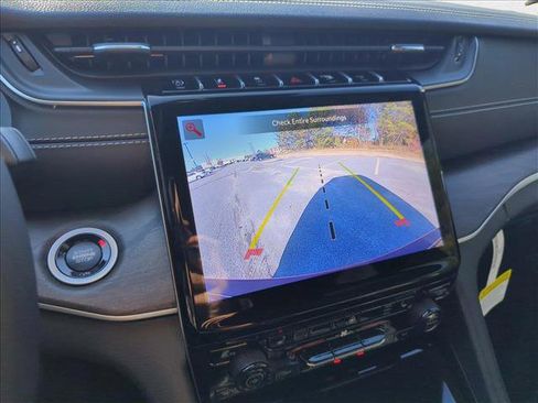 New 2025 Jeep Grand Cherokee Limited w/ Black Appearance Package image 13