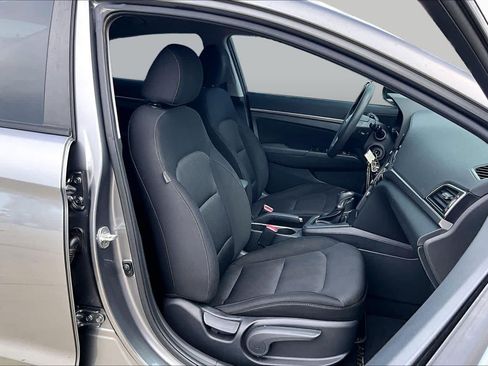 Used 2018 Hyundai Elantra SEL FWD image 9