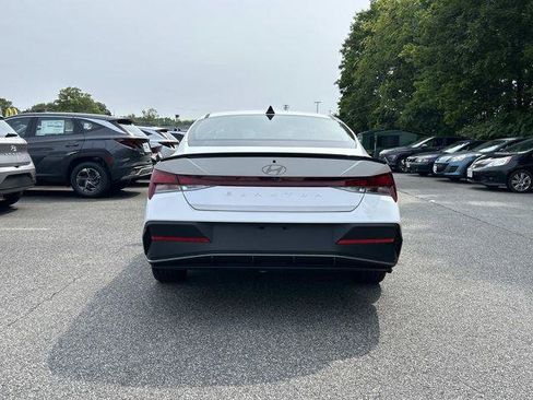 New 2026 Hyundai Elantra SEL Sport FWD image 3