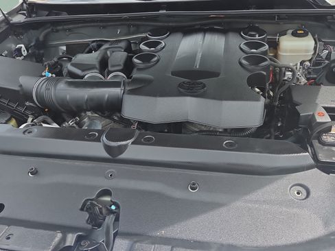 Used 2017 Toyota 4Runner SR5 Premium AWD/4WD image 19