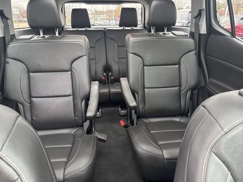 Used 2023 GMC Acadia SLT w/ Preferred Package image 28