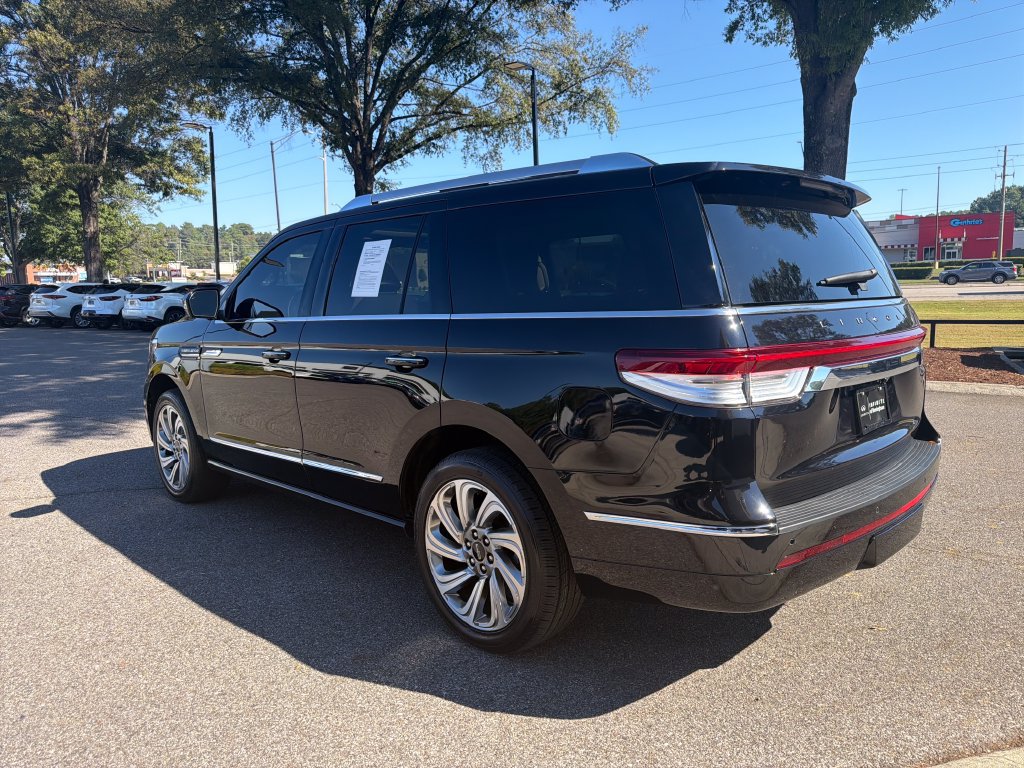 Used 2024 Lincoln Navigator Premiere AWD/4WD image 9