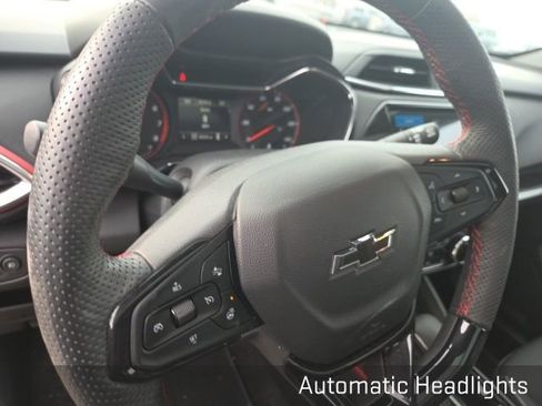 Used 2023 Chevrolet TrailBlazer RS w/ Sun and Liftgate Package image 11