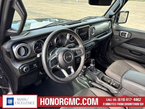 Used 2023 Jeep Gladiator Overland image 11