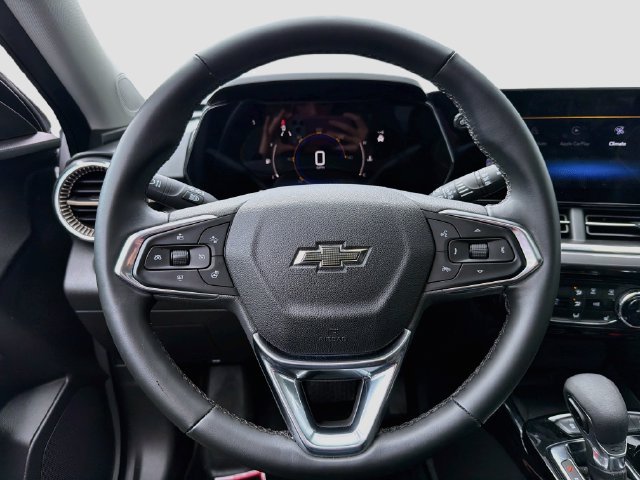 Used 2025 Chevrolet Trax ACTIV w/ Sunroof Package FWD image 9