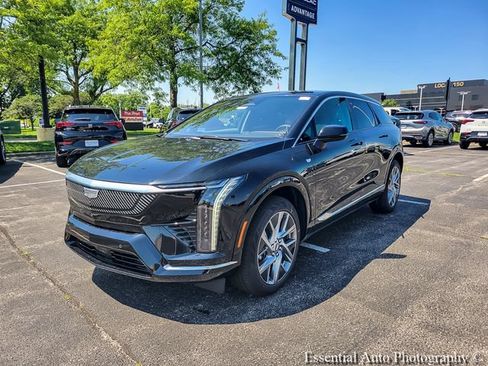 New 2026 Cadillac Optiq Luxury 1 w/ LPO, Floor Liner Package AWD/4WD image 8