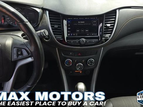 Used 2022 Chevrolet Trax LT w/ Driver Confidence Package AWD/4WD image 13