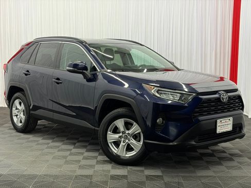 Used 2019 Toyota RAV4 XLE w/ Convenience Package AWD/4WD image 2