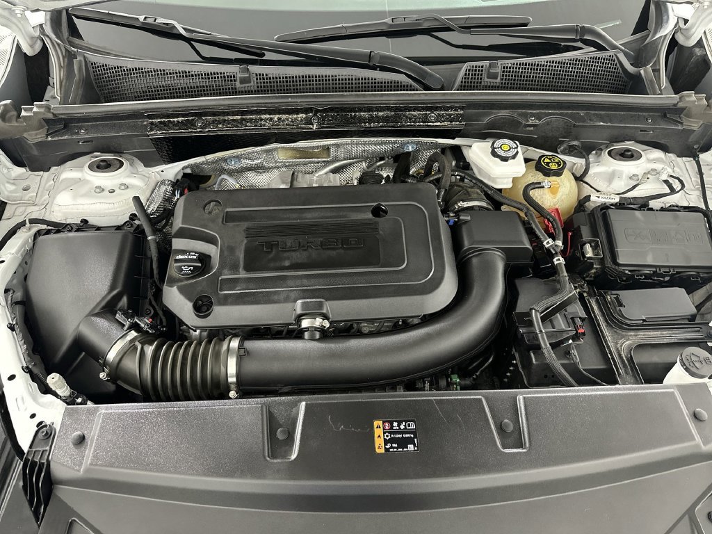 Used 2022 Buick Envision Avenir w/ Technology Package II AWD/4WD image 34