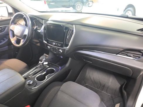 Used 2021 Chevrolet Traverse LT w/ LPO, Floor Liner Package AWD/4WD image 23