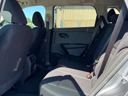 Used 2023 Nissan Rogue S AWD/4WD image 18