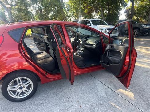 Used 2018 Ford Fiesta SE FWD image 19