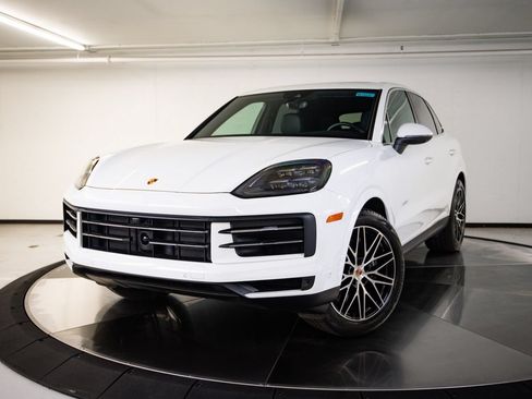 Certified 2026 Porsche Cayenne AWD/4WD image 1