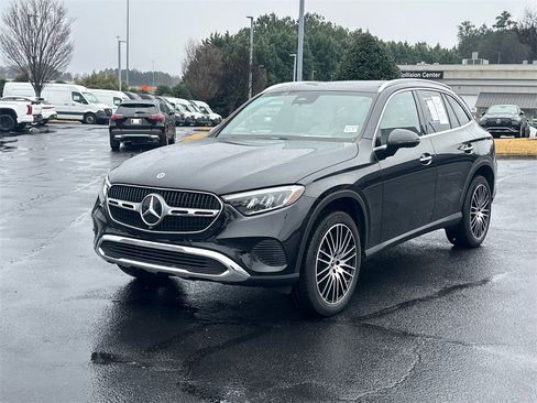 Certified 2025 Mercedes-Benz GLC 300 4MATIC image 3