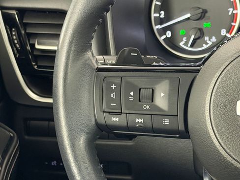 Used 2021 Nissan Rogue SL FWD image 17