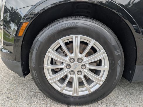 Used 2018 Cadillac XT5 FWD w/ LPO, Wheel Lock Package image 10
