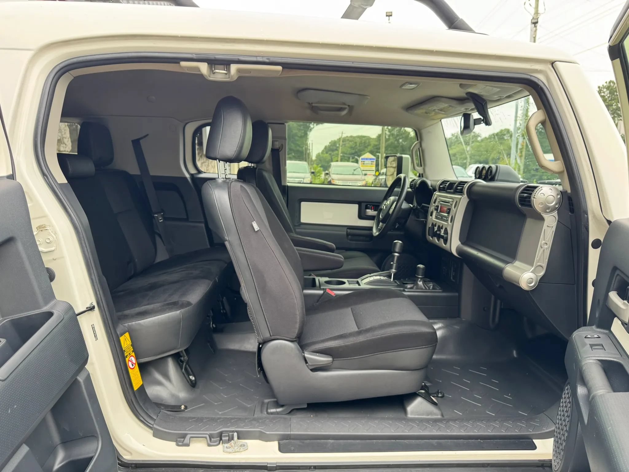 Used 2014 Toyota FJ Cruiser 4WD w/ Upgrade Package image 32