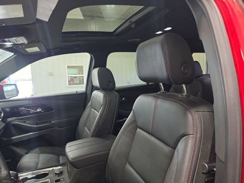 Used 2023 Chevrolet Traverse RS AWD/4WD image 17