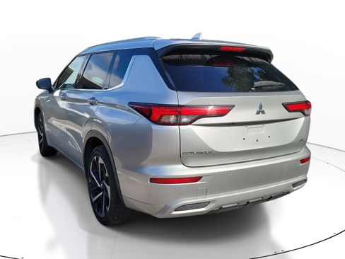 Used 2022 Mitsubishi Outlander SEL FWD image 3