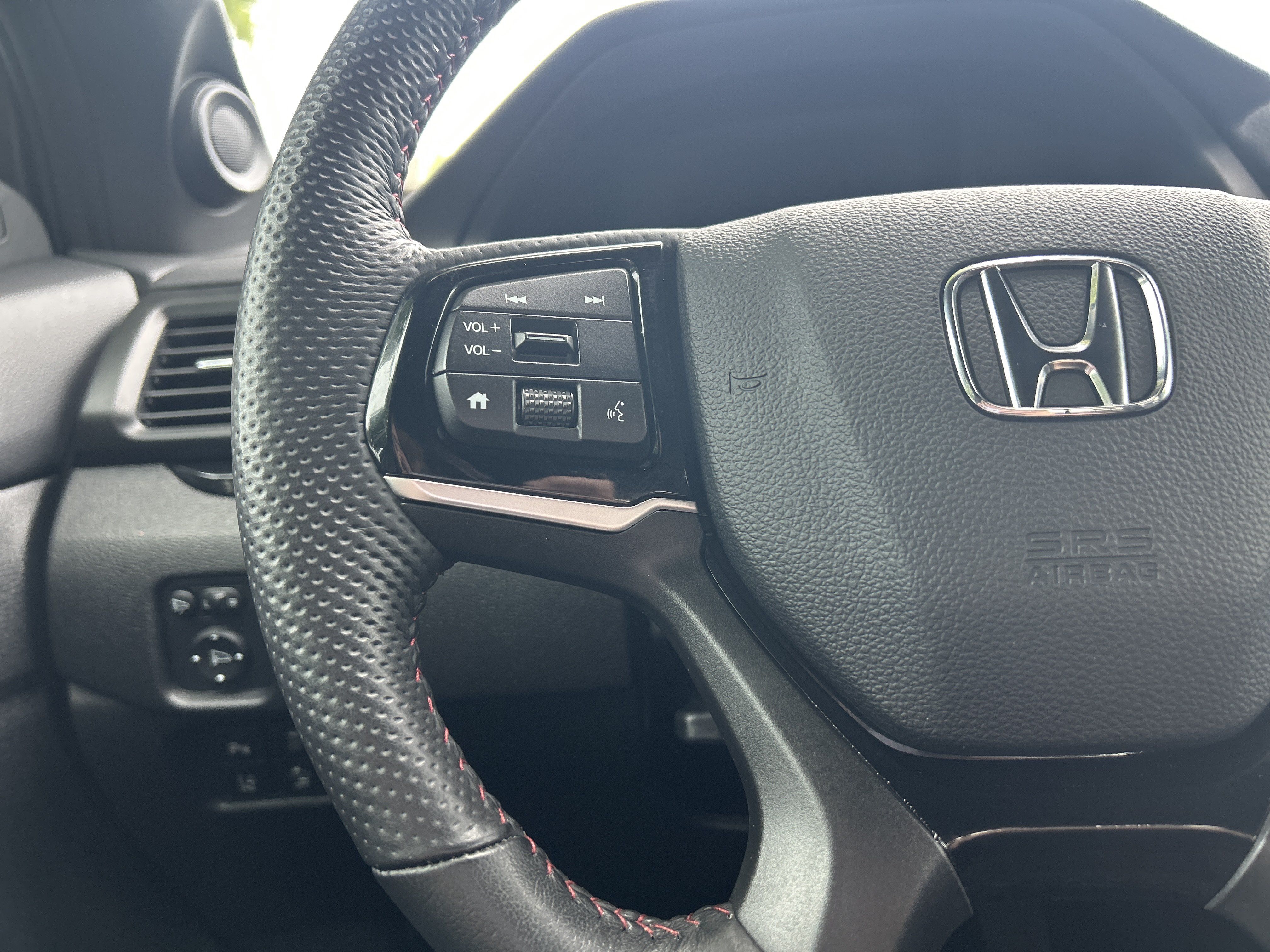 Certified 2024 Honda Ridgeline Black Edition image 18
