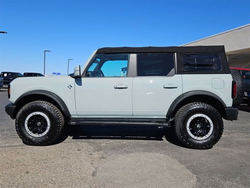 Certified 2022 Ford Bronco Outer Banks w/ Sasquatch Package image 9