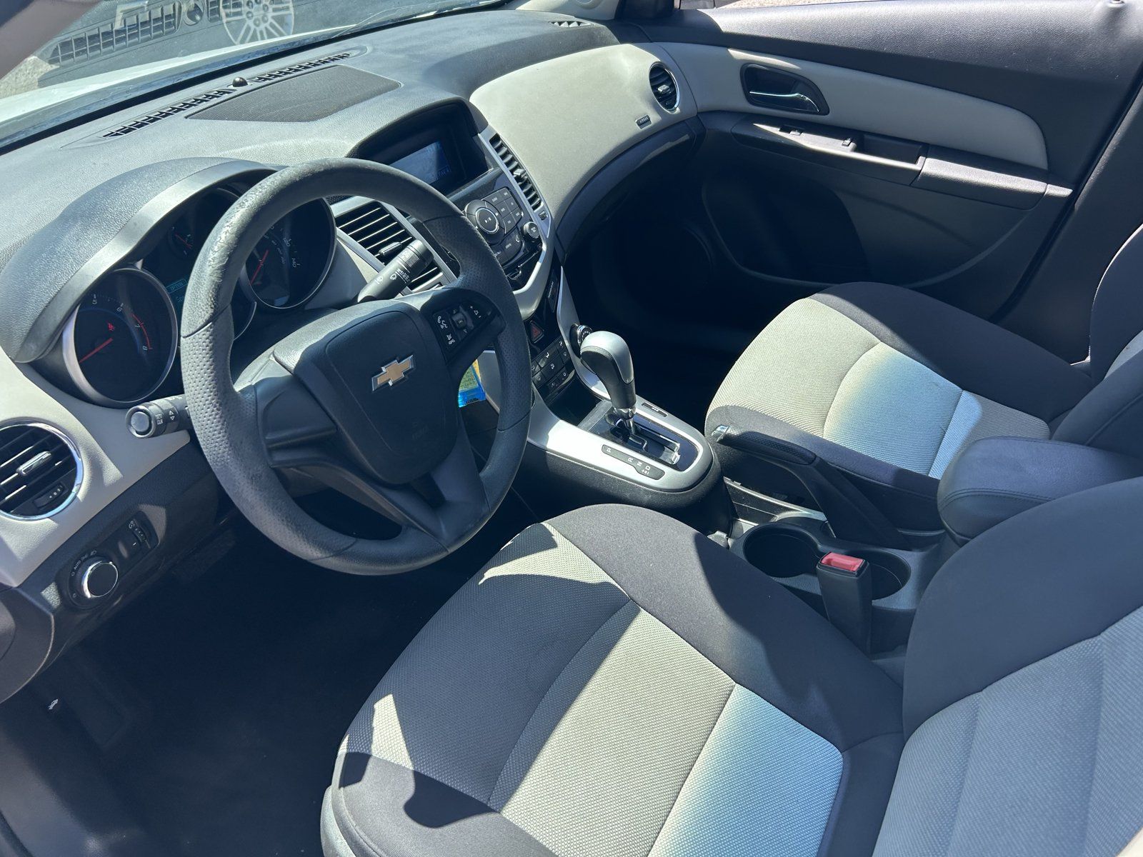 Used 2015 Chevrolet Cruze LS FWD image 12