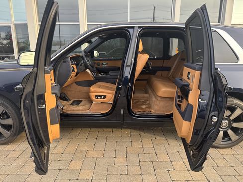 Certified 2024 Rolls-Royce Cullinan image 38
