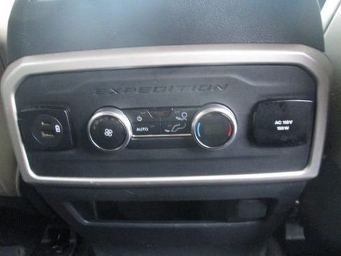 Used 2023 Ford Expedition Max XLT image 16