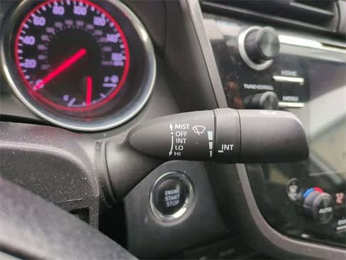 Used 2019 Toyota Camry XSE image 26