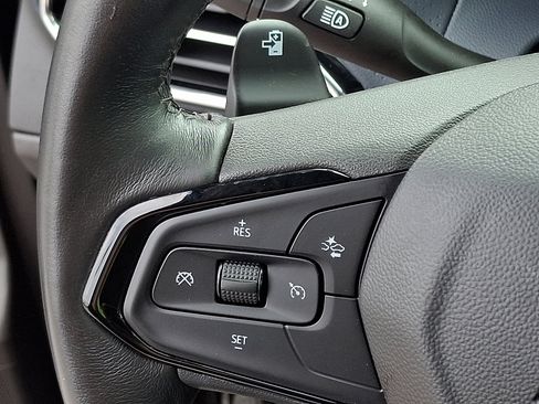 Used 2022 Chevrolet Bolt EUV Premier image 21